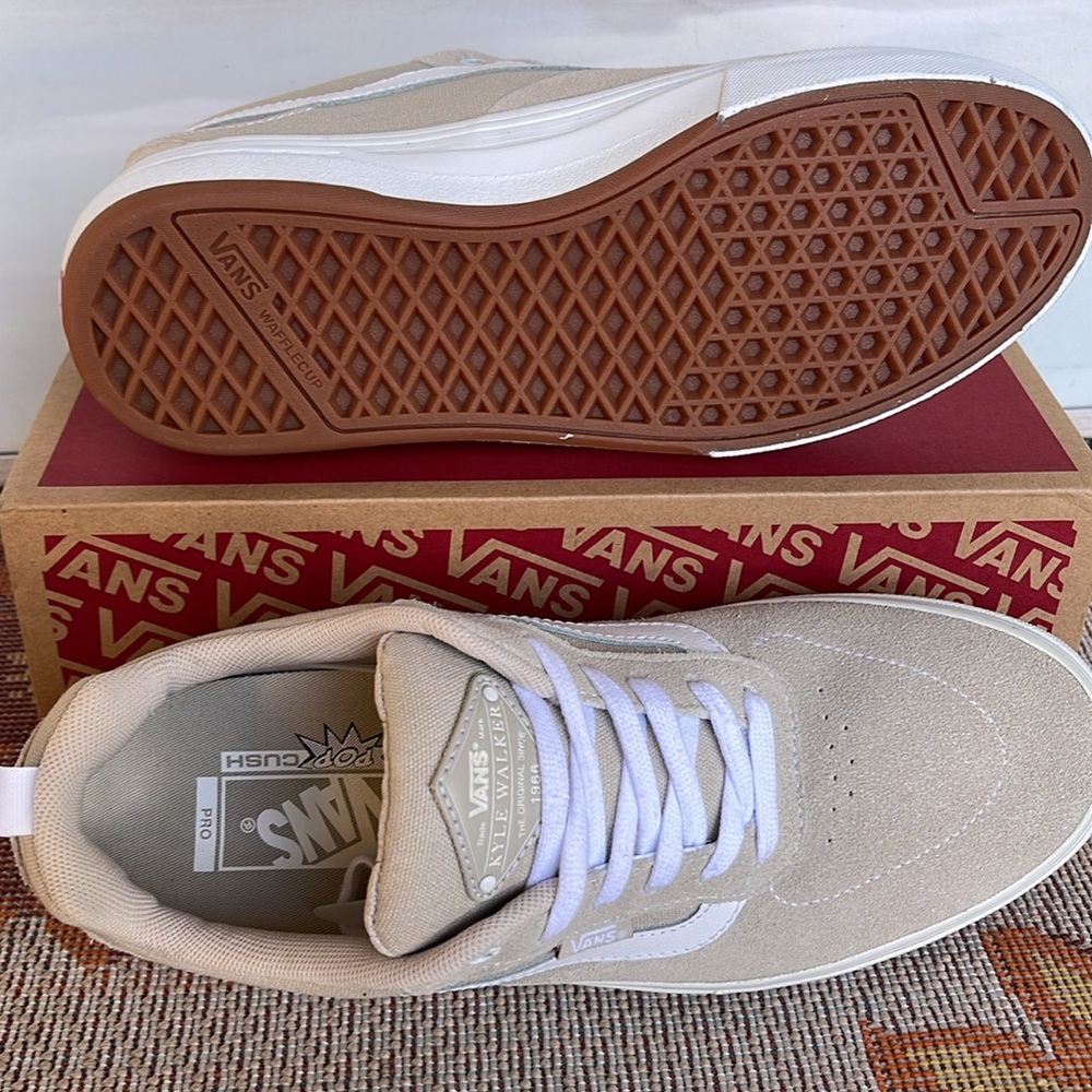 Vans WMNS Kyle Walker Pro
Antique/Rose
VN0A4UWS2LY
Sneakers - Picture 5 of 16